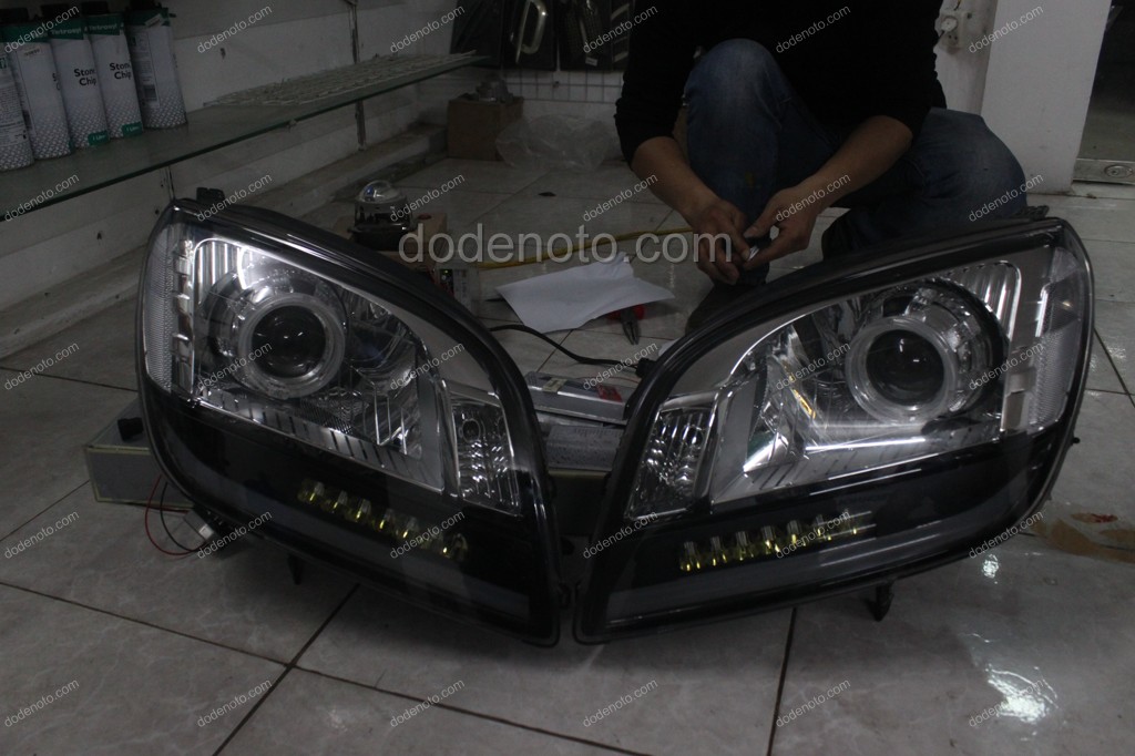 Orlando-do-bi-xenon-projector-angel-eyes-kieu-bmw-led-mi-khoi-module-xi-nhan-gts-block-1.jpg